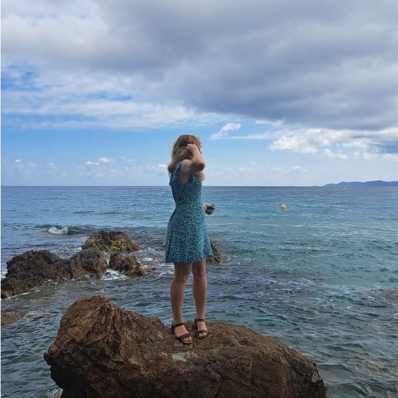 Meet your Posher, Gretchen - Picture 1 of 1